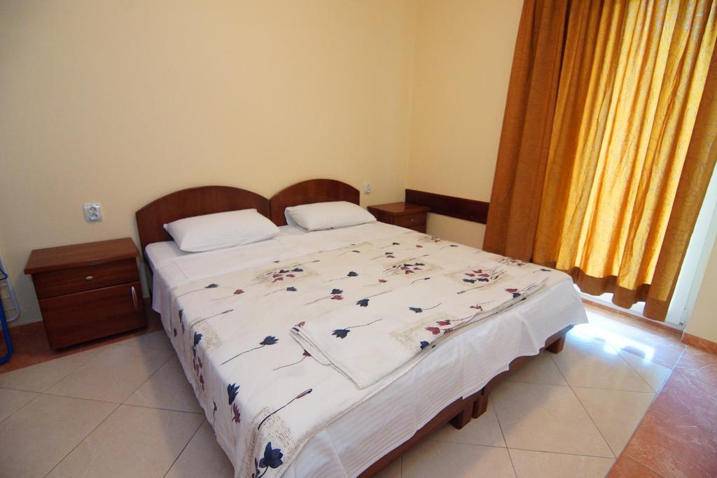 Blue Palace Guest House Budva Exterior photo